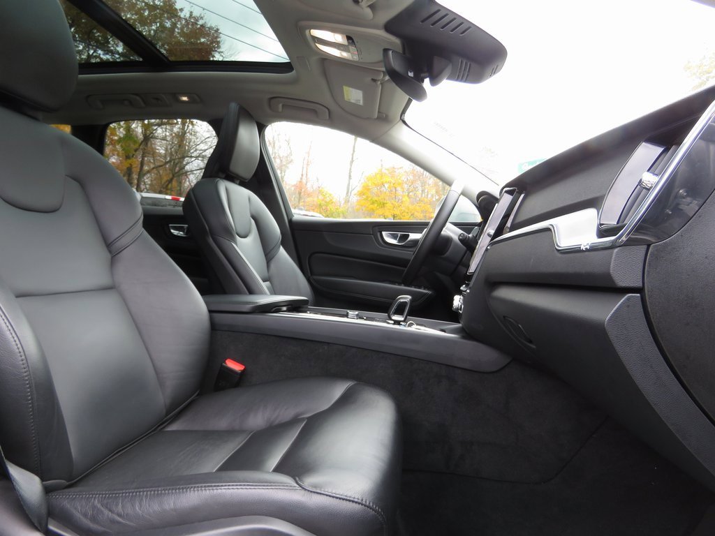Used 2023 Volvo XC60 B5 Core w/ Climate Package image 14