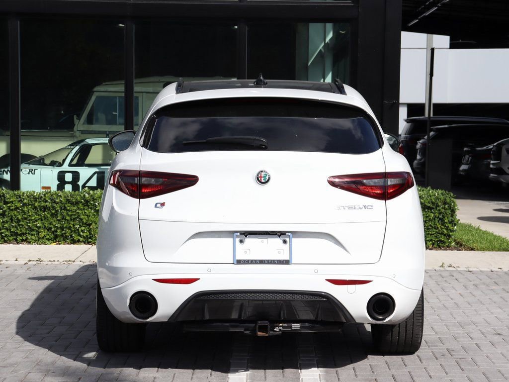 Used 2023 Alfa Romeo Stelvio Veloce image 6