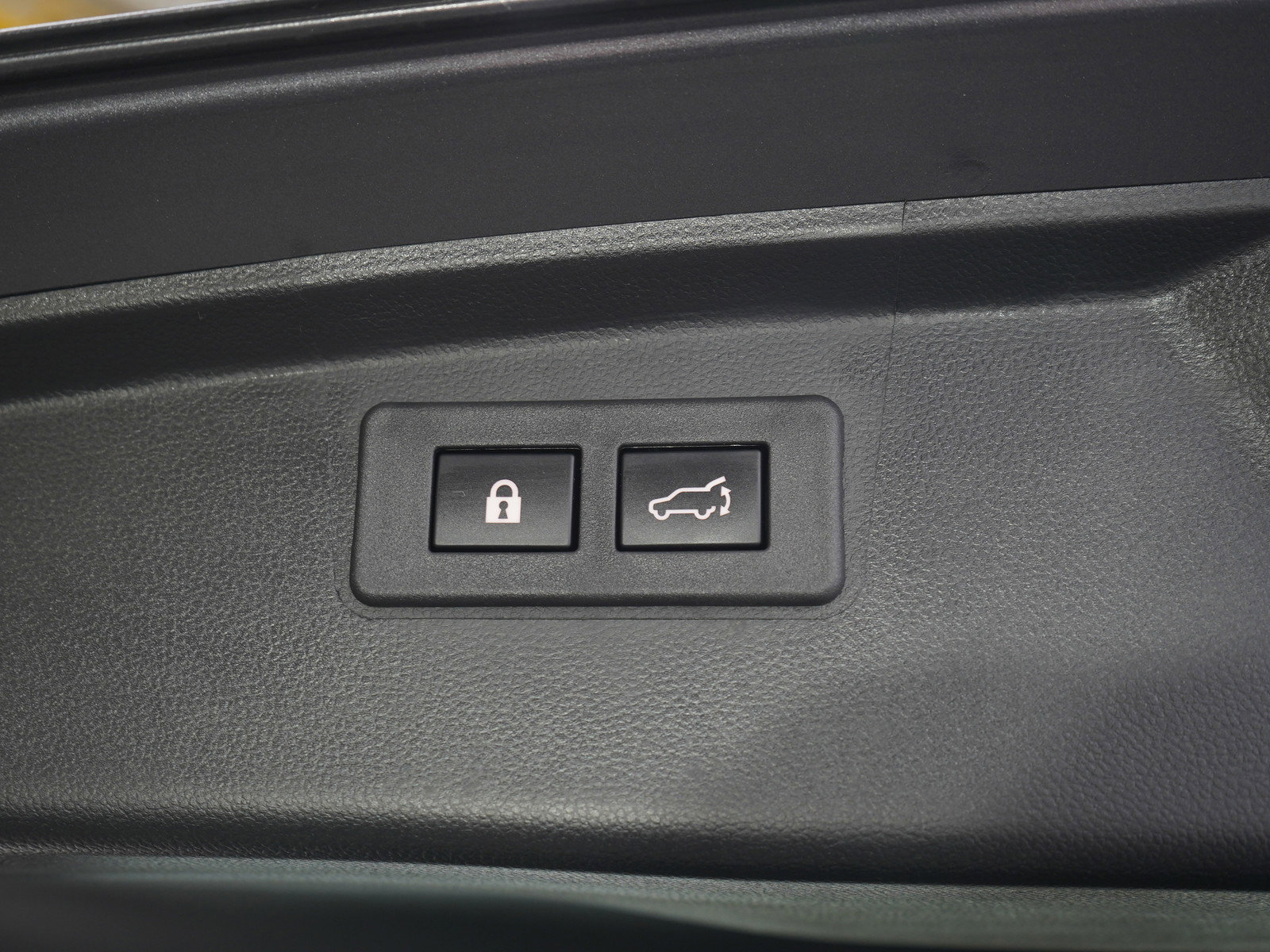 Used 2025 Subaru Outback Limited AWD/4WD image 11