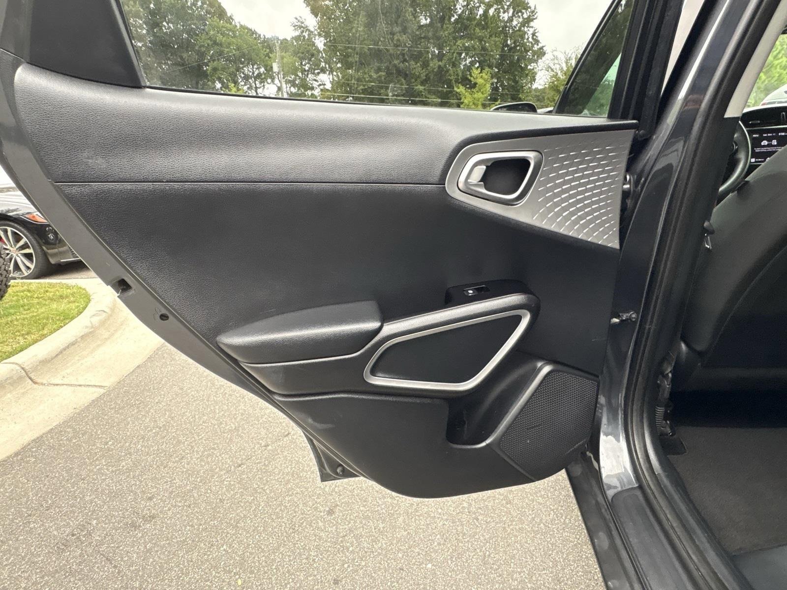Used 2022 Kia Soul LX w/ Technology Package image 25