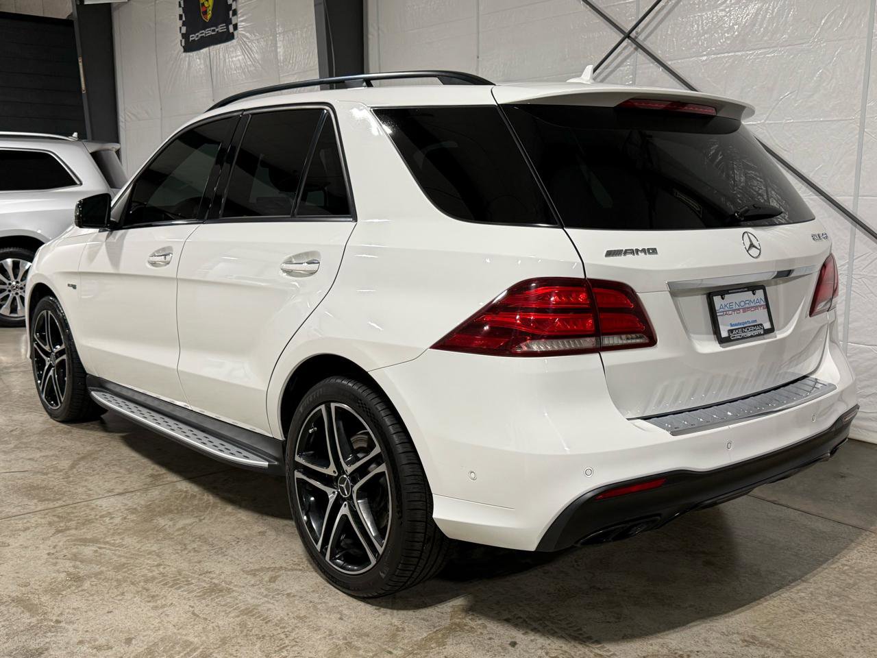 Used 2018 Mercedes-Benz GLE 43 AMG 4MATIC w/ Parking Assist Package image 4