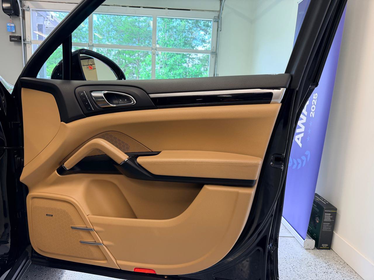 Used 2016 Porsche Cayenne AWD/4WD image 24