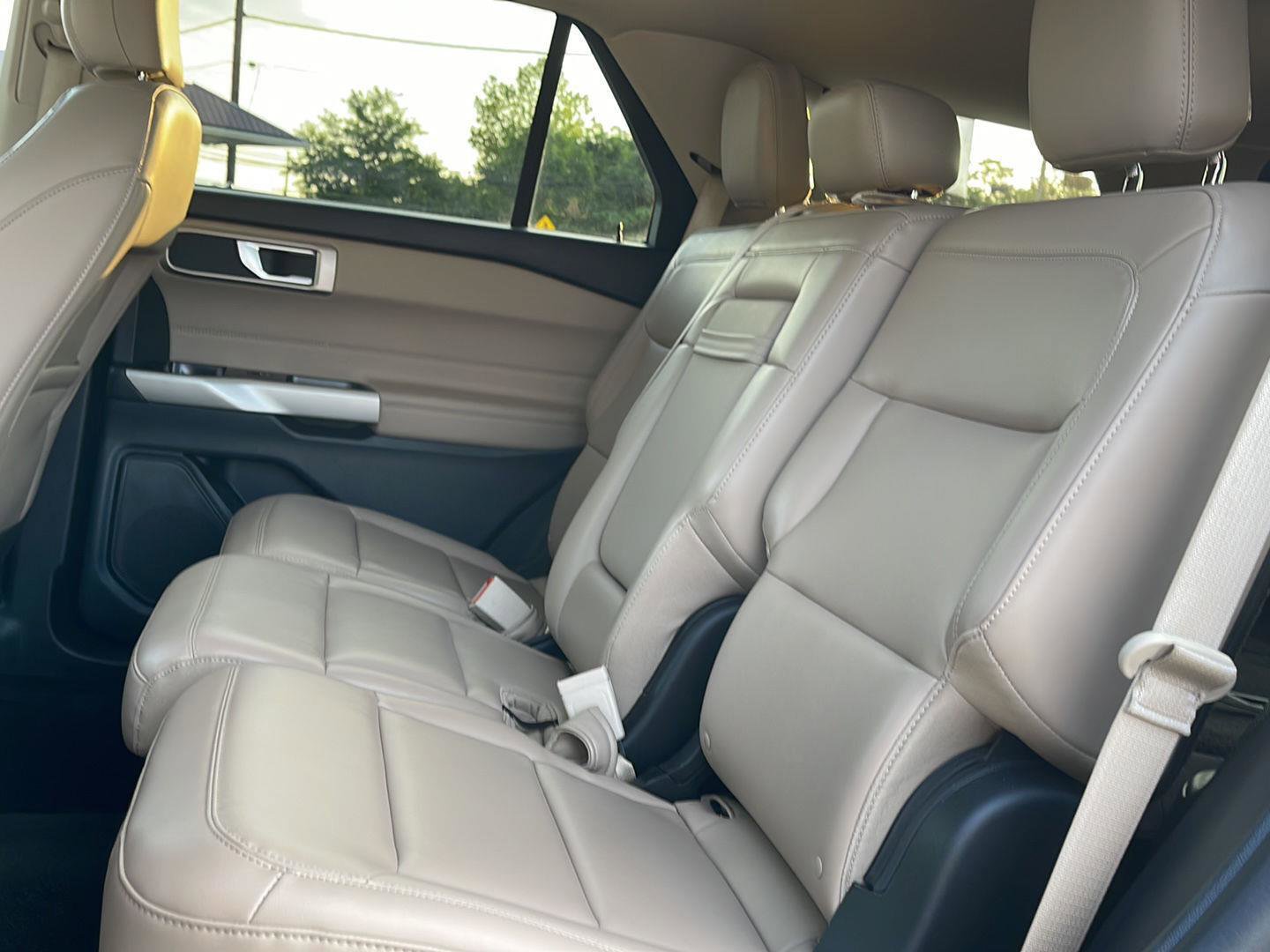 Used 2024 Ford Explorer XLT w/ Equipment Group 202A image 18