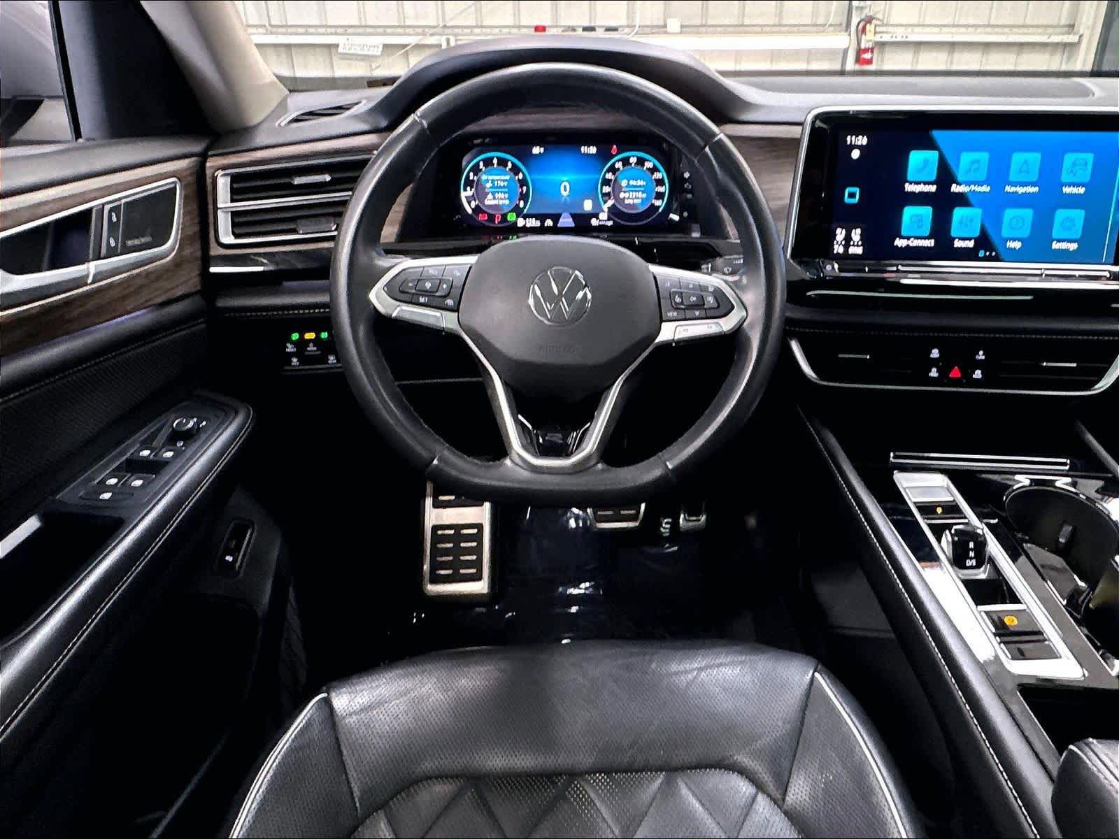 Used 2024 Volkswagen Atlas SEL Premium R-Line AWD/4WD image 11