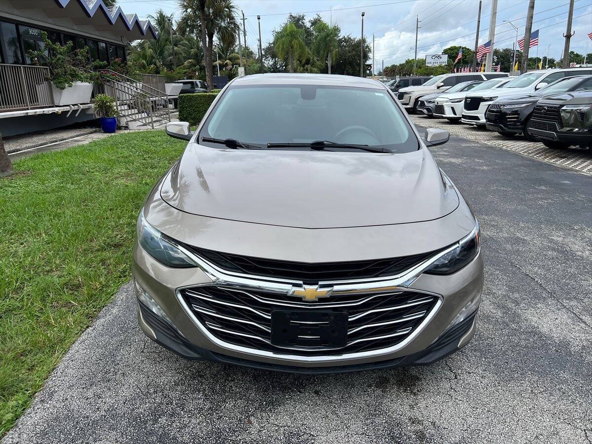 Used 2022 Chevrolet Malibu LT FWD image 3