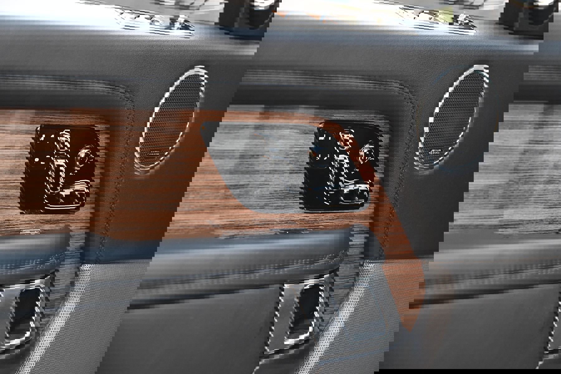 Used 2019 Land Rover Range Rover Supercharged image 24