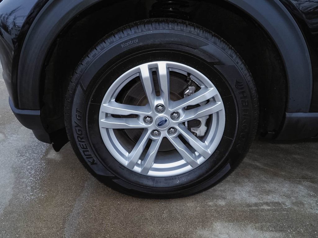 Used 2023 Ford Explorer XLT image 37