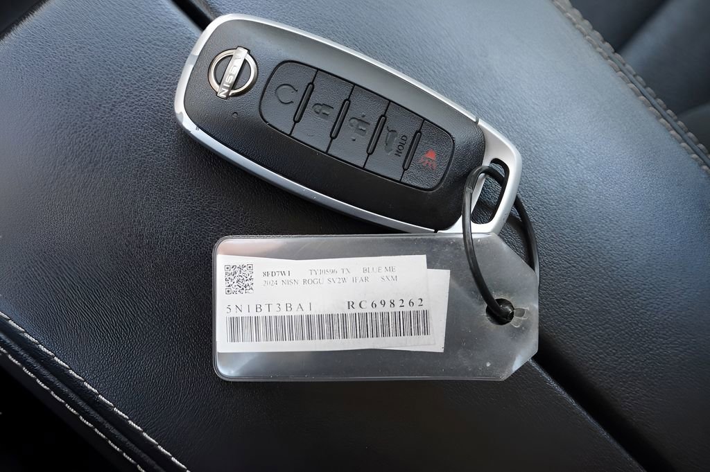 Used 2024 Nissan Rogue SV FWD image 33