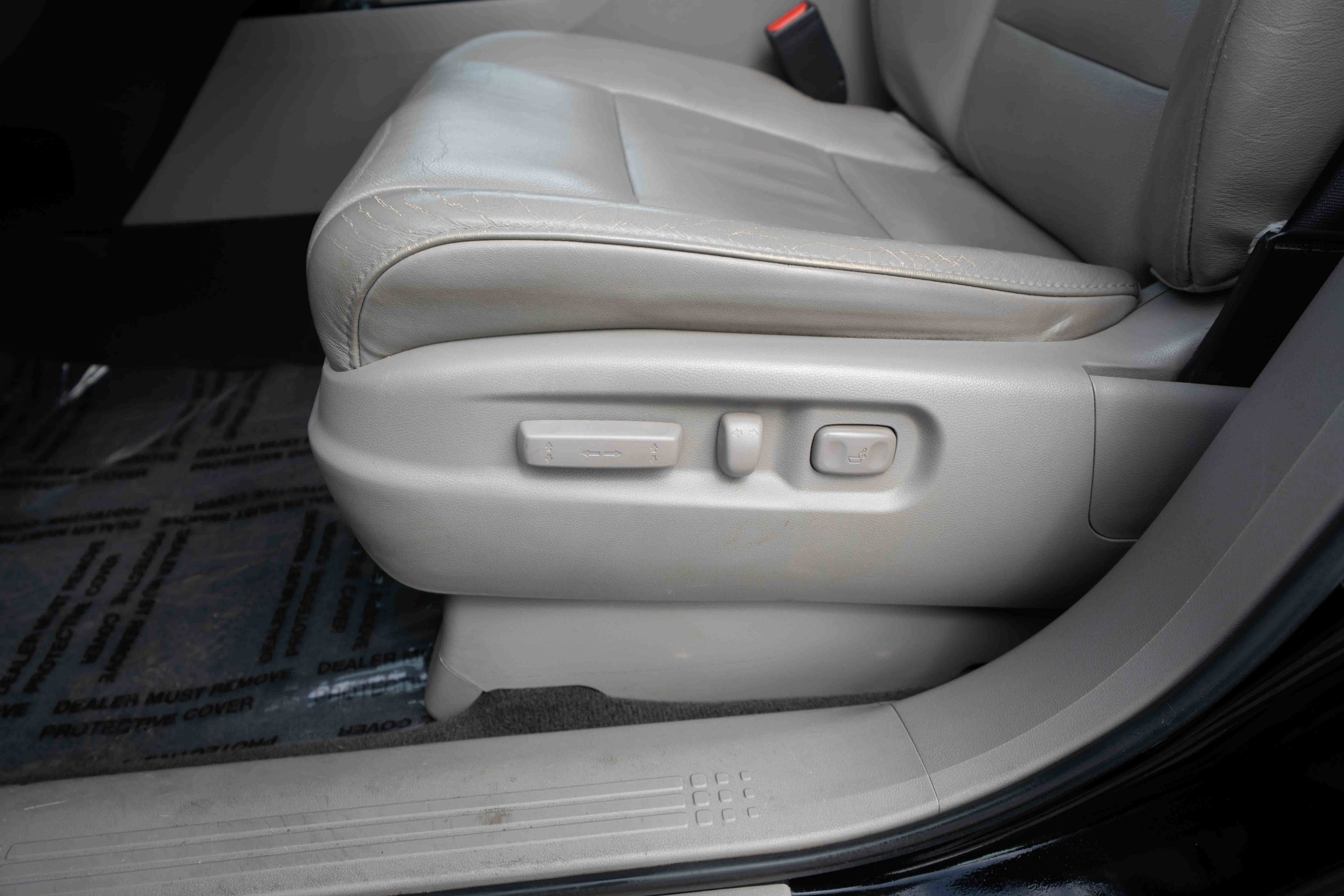 Used 2010 Honda Pilot EX-L image 12