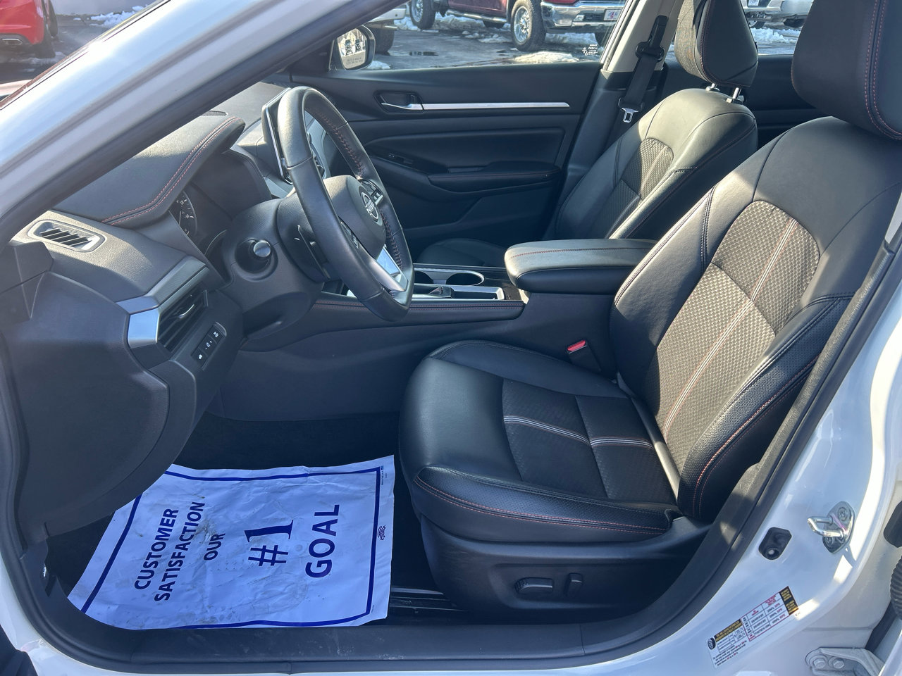 Used 2024 Nissan Altima 2.5 SR image 8