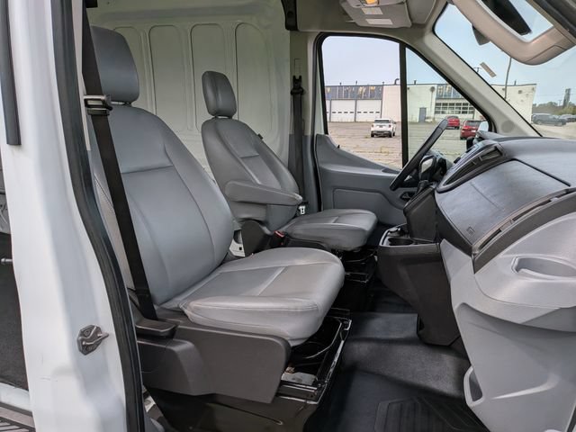 Used 2018 Ford Transit 250 130 Medium Roof RWD image 17