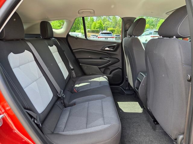 Used 2024 Chevrolet Trax LS w/ LS Convenience Package image 17