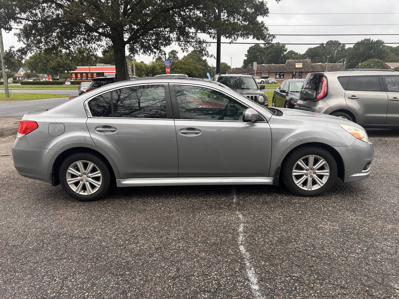 Used 2011 Subaru Legacy 2.5i Premium AWD/4WD image 6