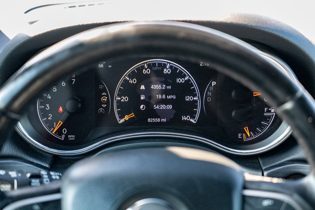 Used 2021 Jeep Grand Cherokee Laredo X image 16