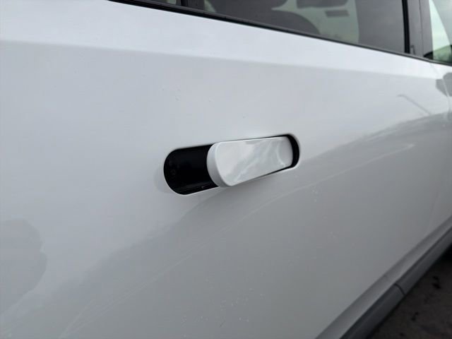 Used 2024 Rivian R1S Adventure image 10