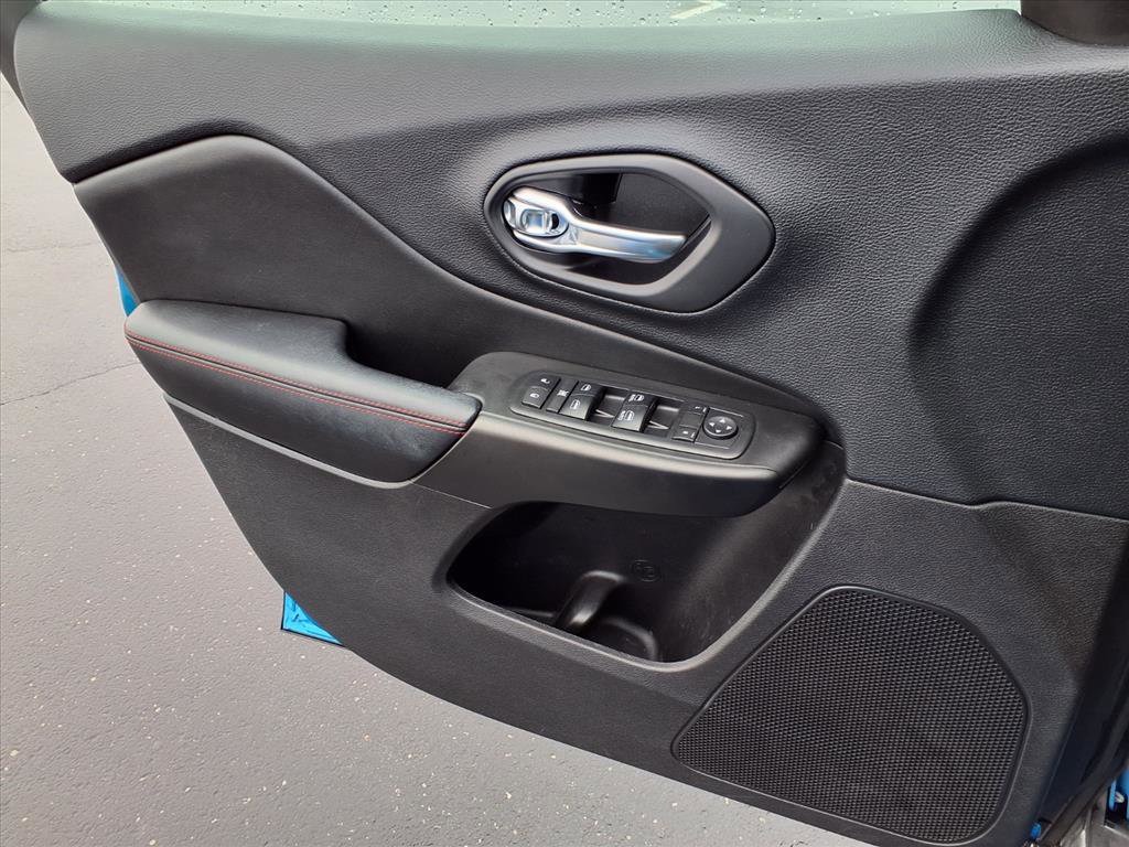 Used 2019 Jeep Cherokee Trailhawk w/ Comfort/Convenience Group image 22
