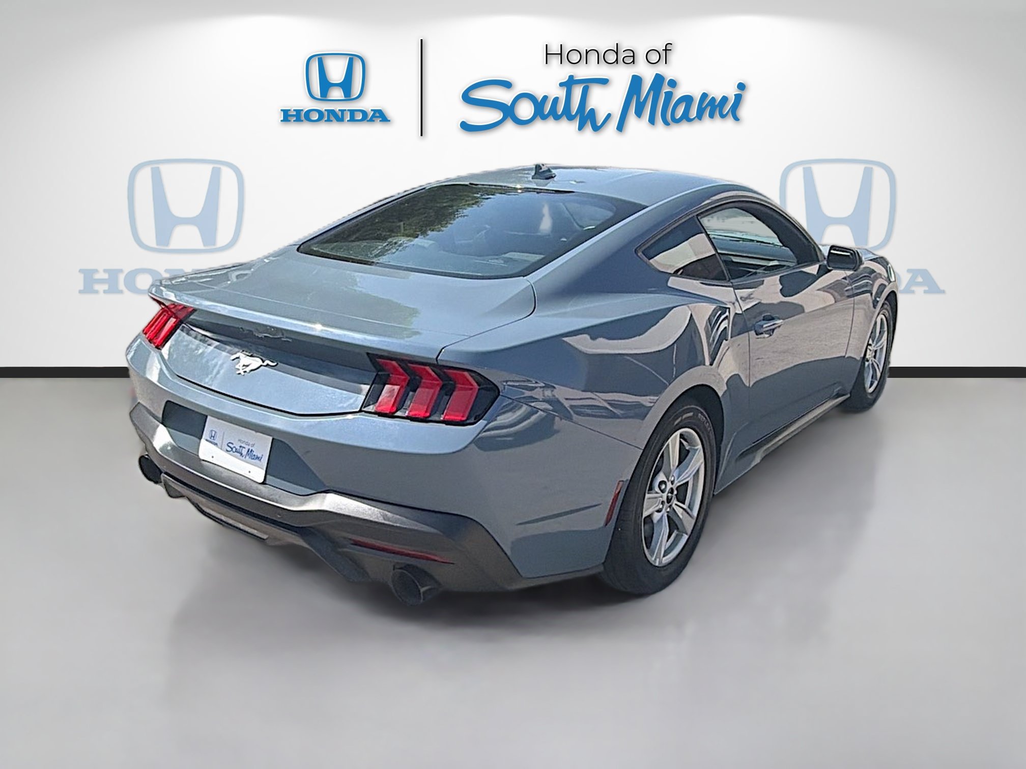Used 2024 Ford Mustang Coupe RWD image 7