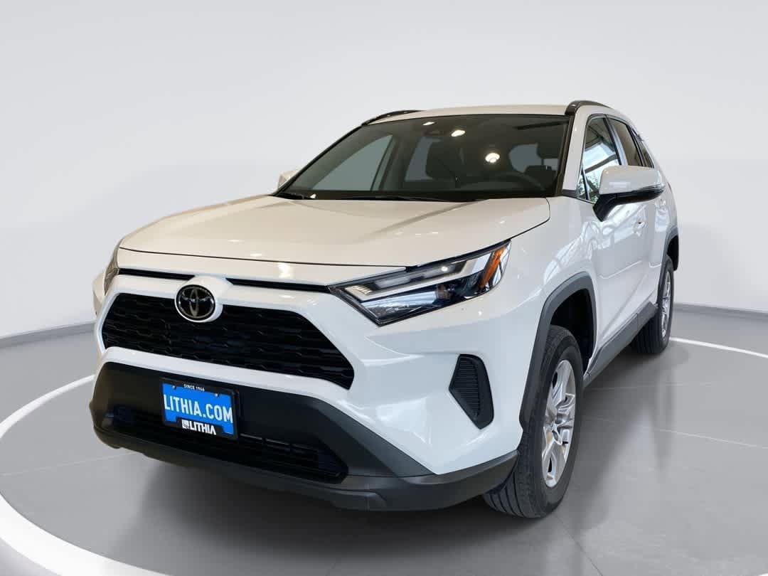 Certified 2025 Toyota RAV4 XLE AWD/4WD image 1
