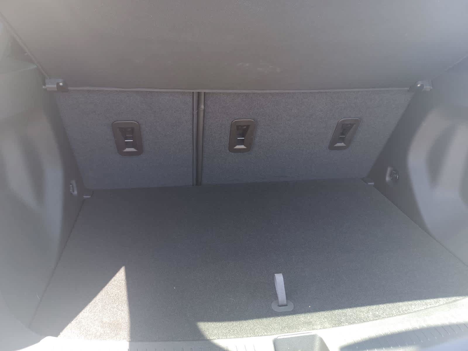 Used 2023 Chevrolet Bolt EUV Premier w/ Sun & Sound Package FWD image 21