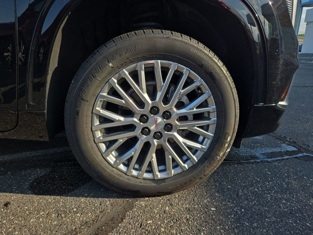 Used 2025 GMC Acadia Denali w/ LPO, Floor Liner Package AWD/4WD image 17