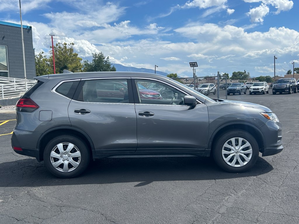 Used 2019 Nissan Rogue S AWD/4WD image 2