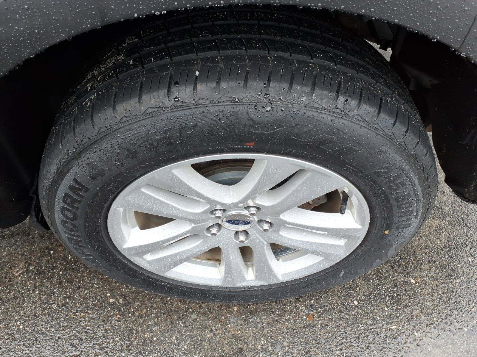 Used 2018 Ford Explorer XLT AWD/4WD image 6