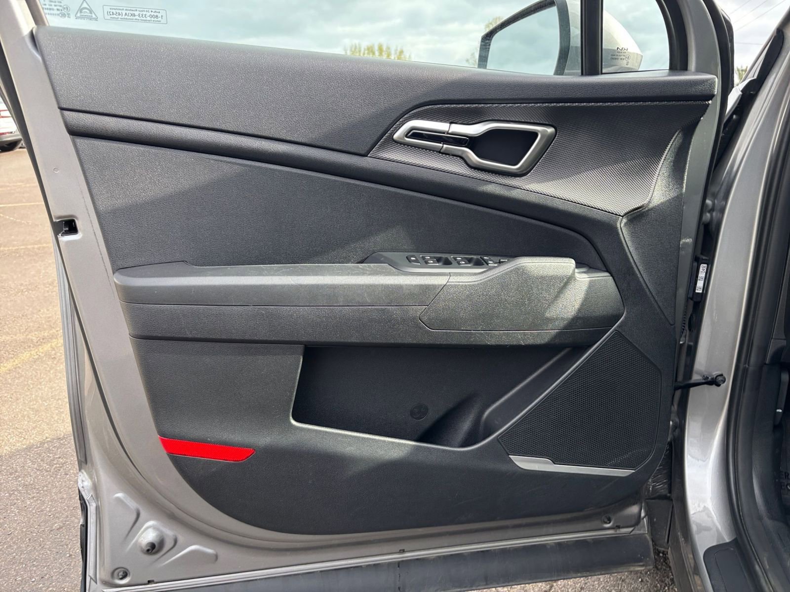 Used 2025 Kia Sportage LX FWD image 18