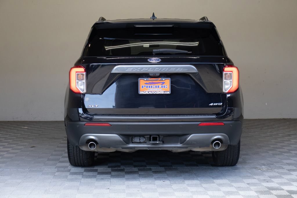 Used 2024 Ford Explorer XLT w/ Equipment Group 202A AWD/4WD image 12