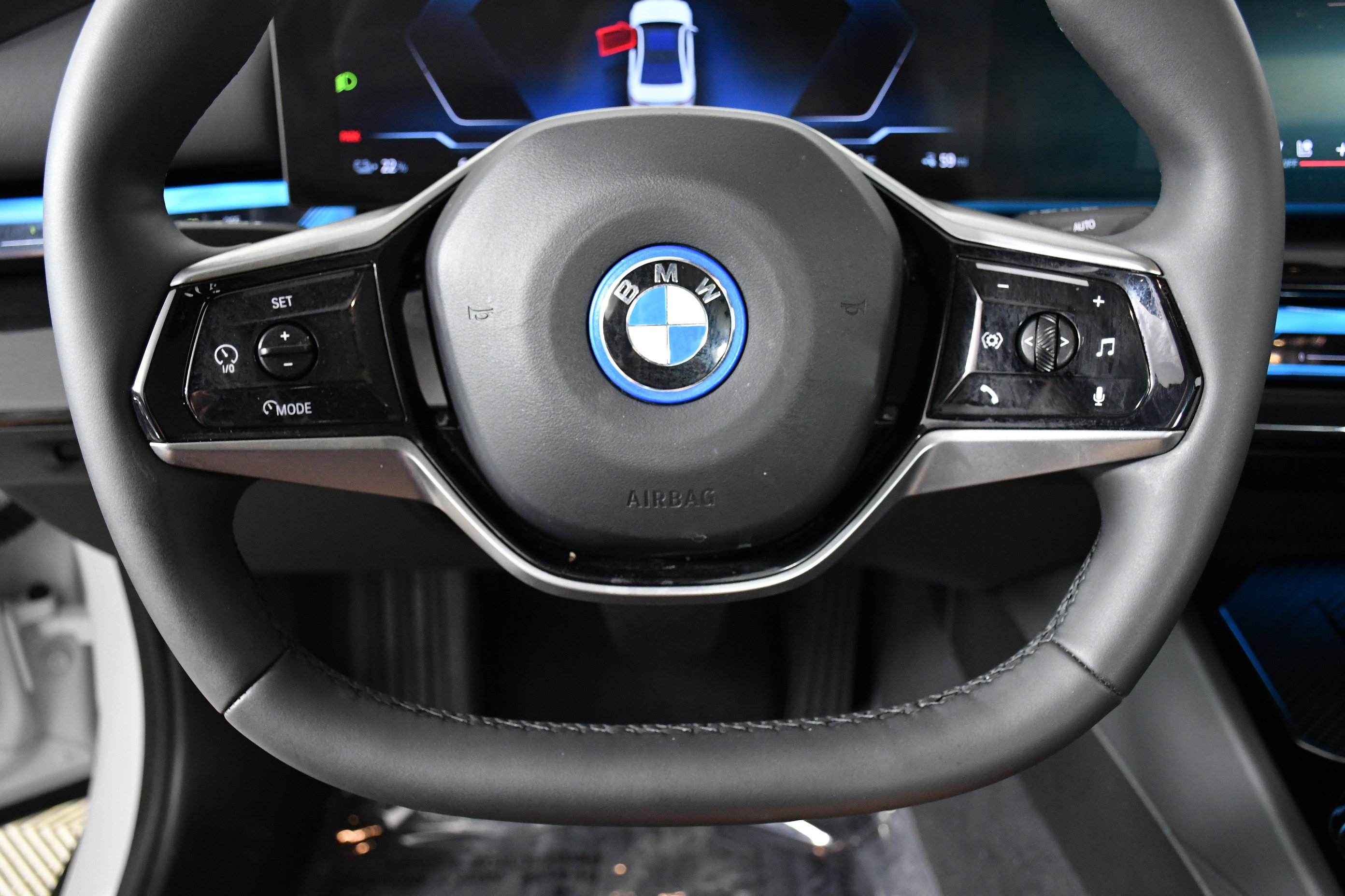 Used 2025 BMW i5 eDrive40i image 10