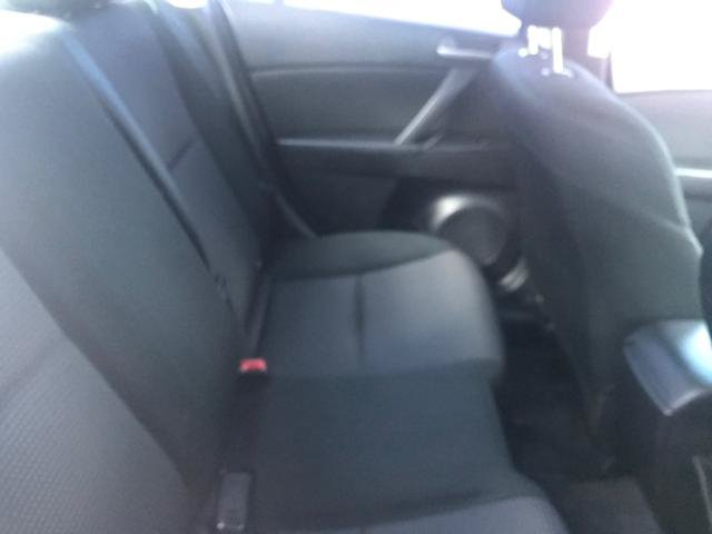 Used 2016 Nissan Versa SV FWD image 6
