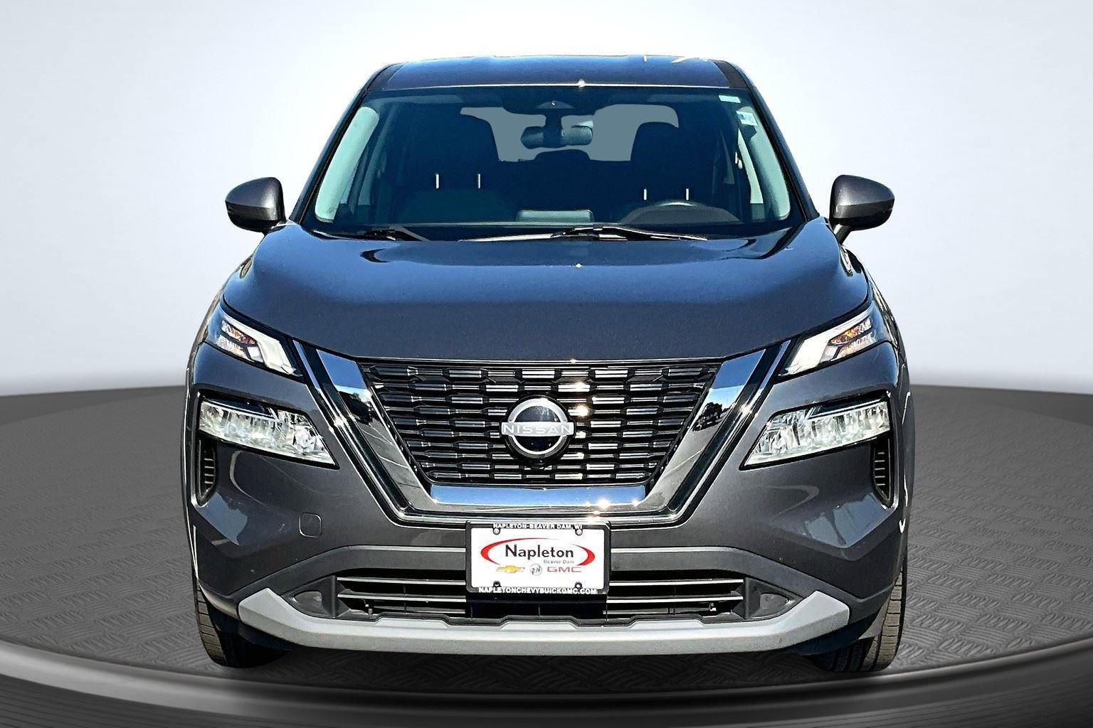 Used 2022 Nissan Rogue SV image 3