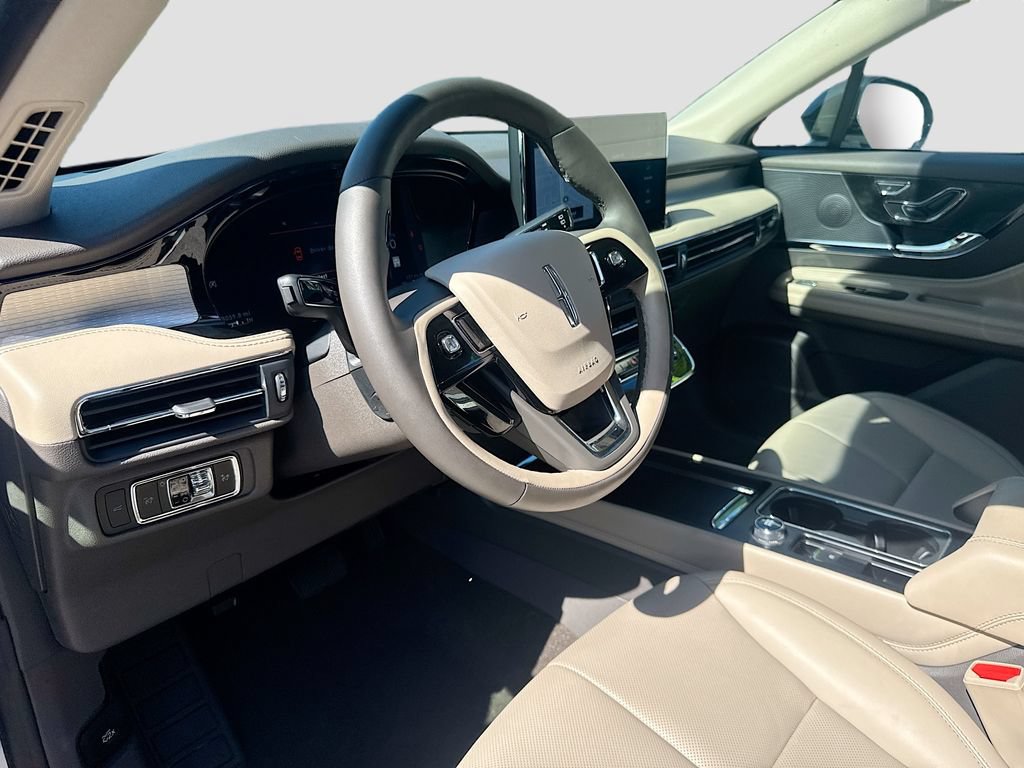 Used 2024 Lincoln Corsair AWD w/ Equipment Group 101A image 10