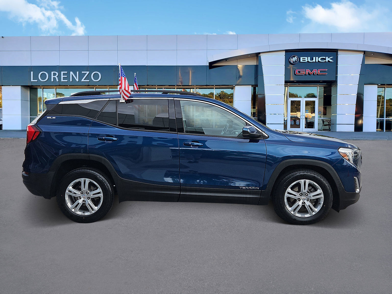 Used 2020 GMC Terrain SLE w/ Driver Convenience Package image 4