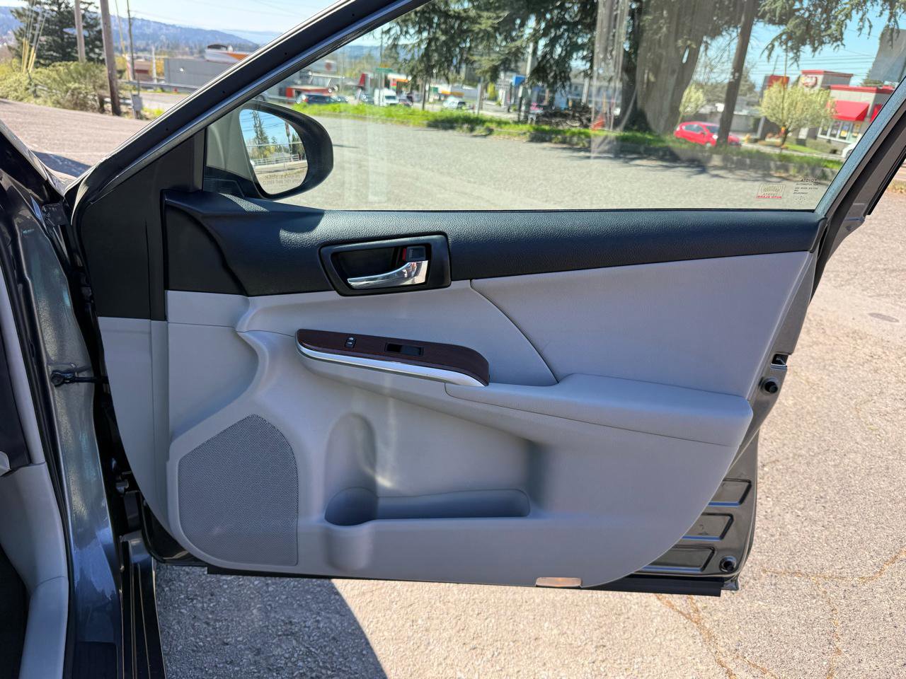 Used 2012 Toyota Camry XLE image 22