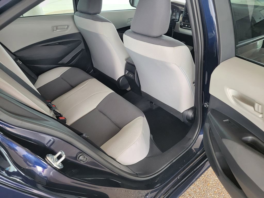 Used 2025 Toyota Corolla LE FWD image 15