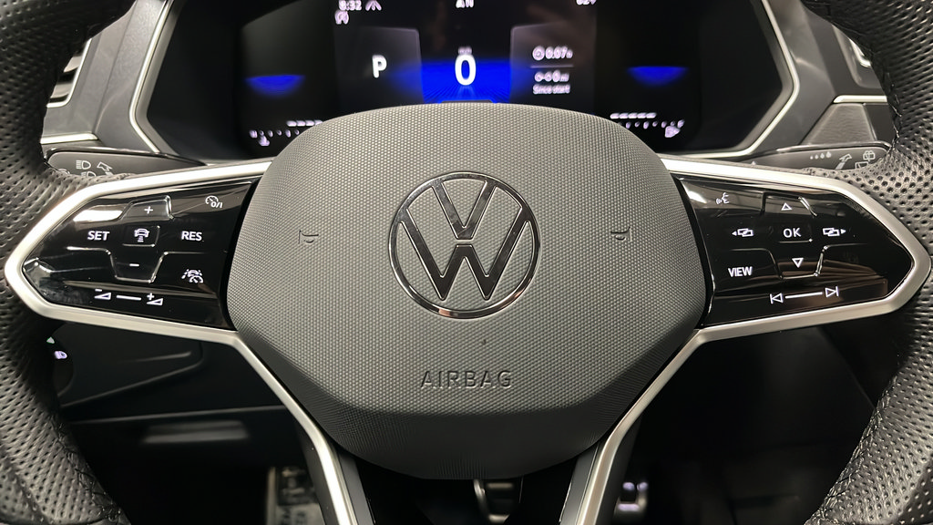 Used 2024 Volkswagen Tiguan SE R-Line AWD/4WD image 16
