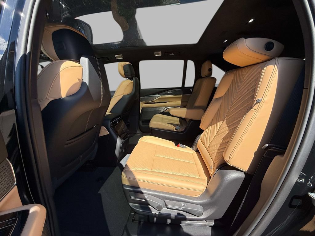 Used 2025 Cadillac Escalade IQ Luxury 2 AWD/4WD image 20