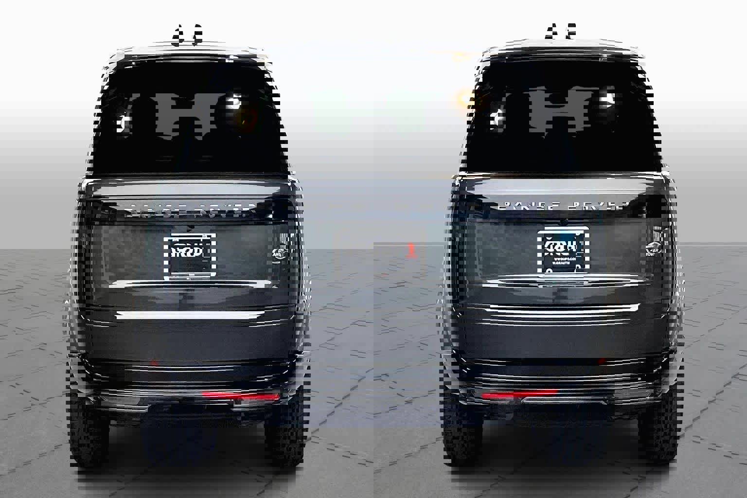 Used 2023 Land Rover Range Rover Long Wheelbase SE image 8