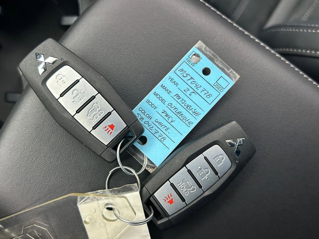 New 2025 Mitsubishi Outlander SE image 44