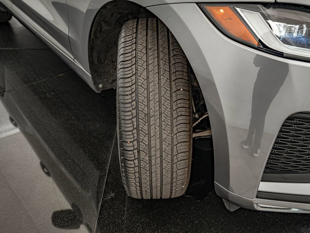 Certified 2025 Jaguar F-PACE R-Dynamic S AWD/4WD image 40