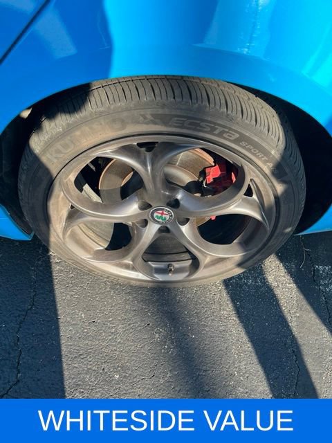 Used 2018 Alfa Romeo Giulia Ti Sport w/ Quick Order Package 22S Sport AWD/4WD image 4