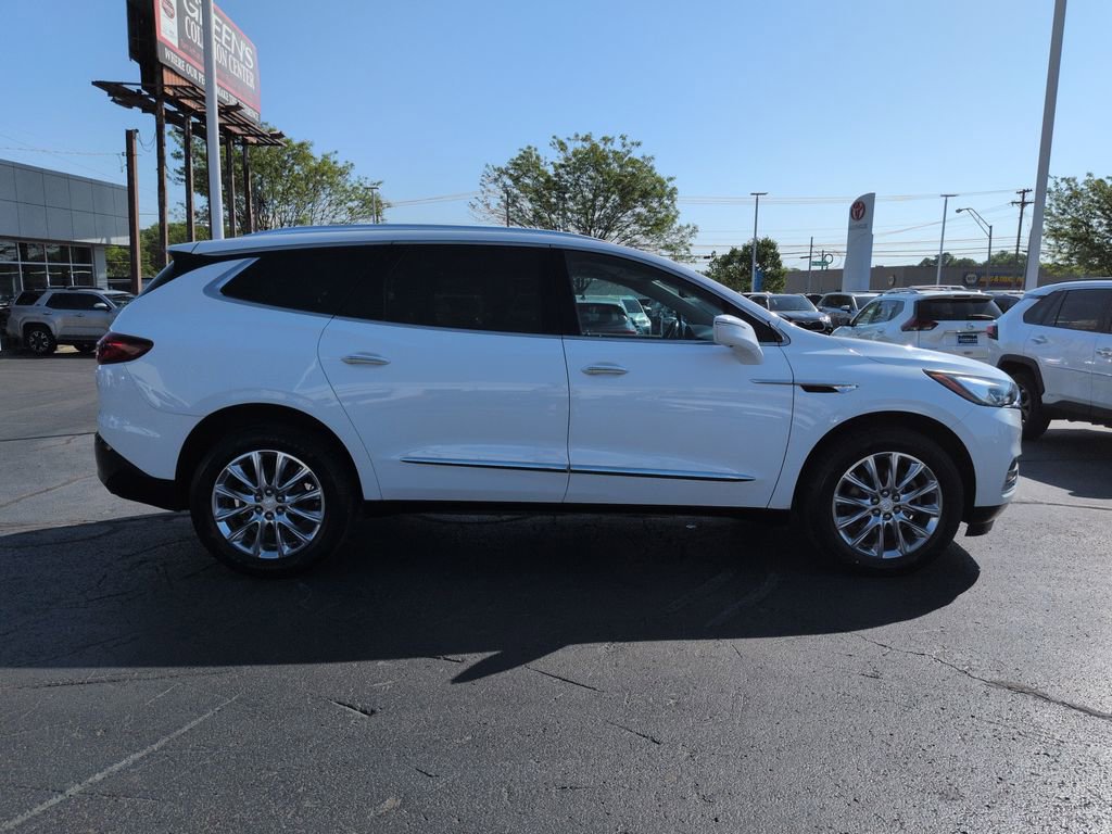 Used 2018 Buick Enclave Essence AWD/4WD image 6