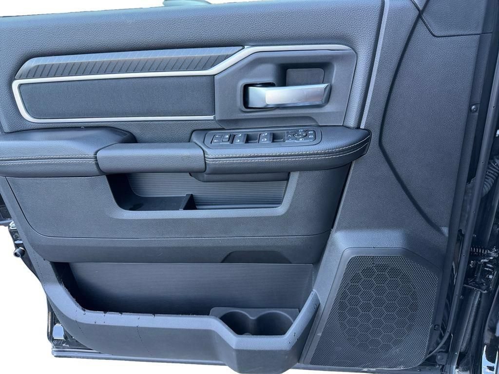 New 2026 RAM 2500 Big Horn AWD/4WD image 16