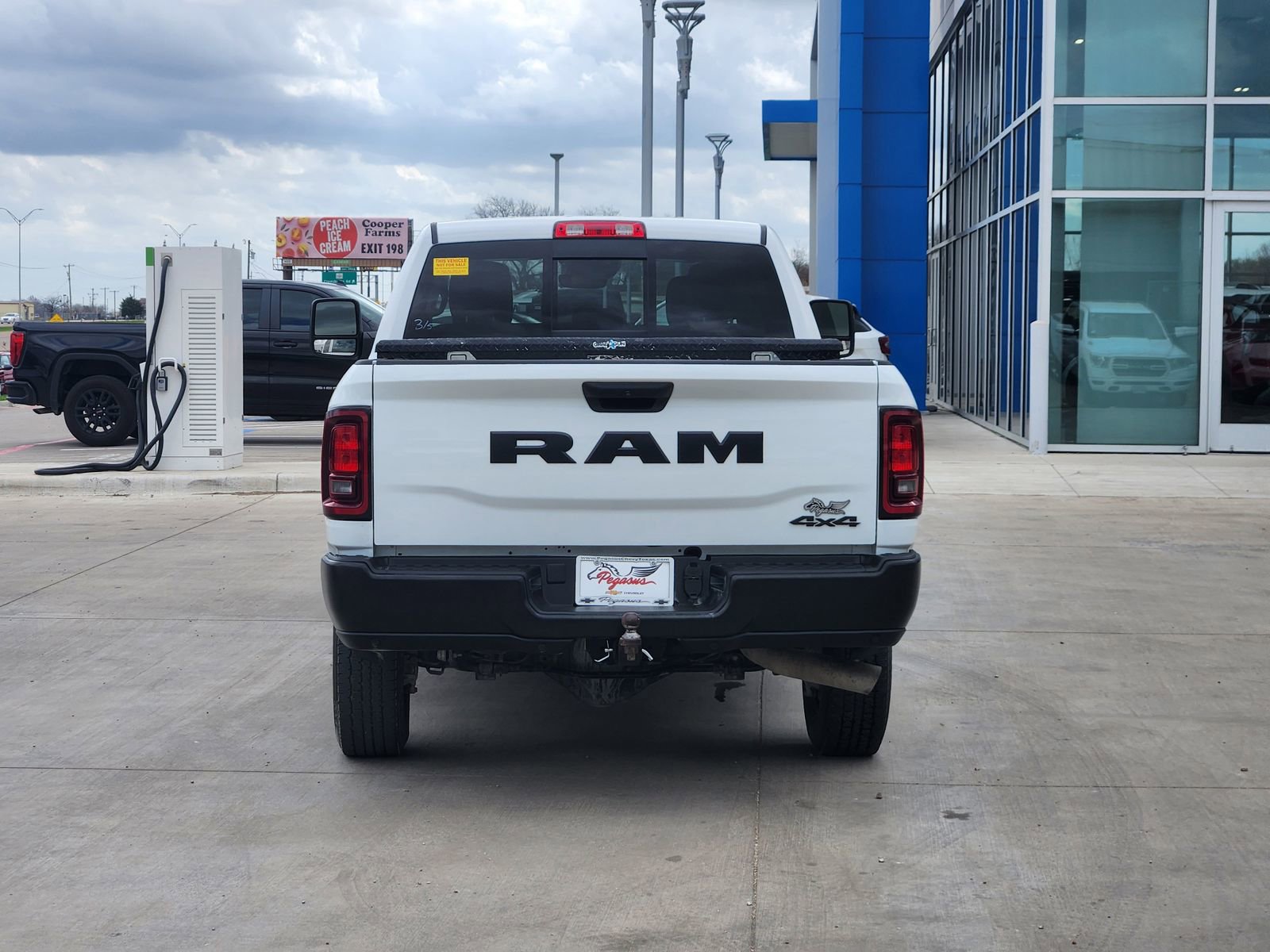 Used 2025 RAM 2500 Tradesman AWD/4WD image 8
