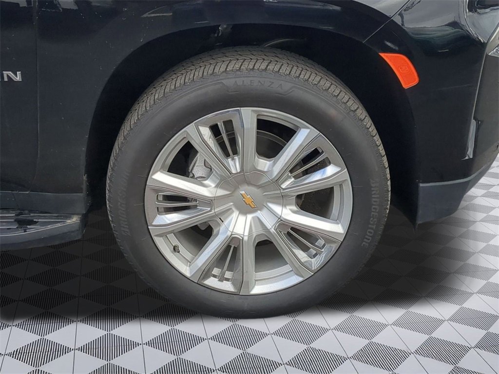 Used 2023 Chevrolet Suburban High Country image 30