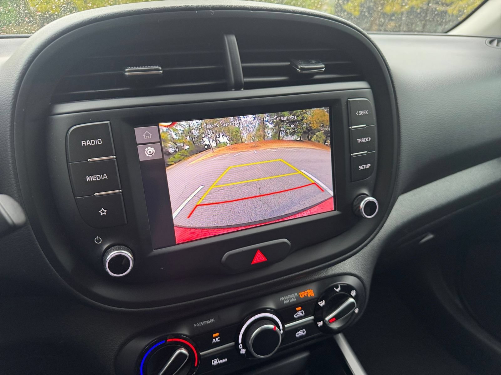 Used 2025 Kia Soul LX w/ LX Technology Package FWD image 21