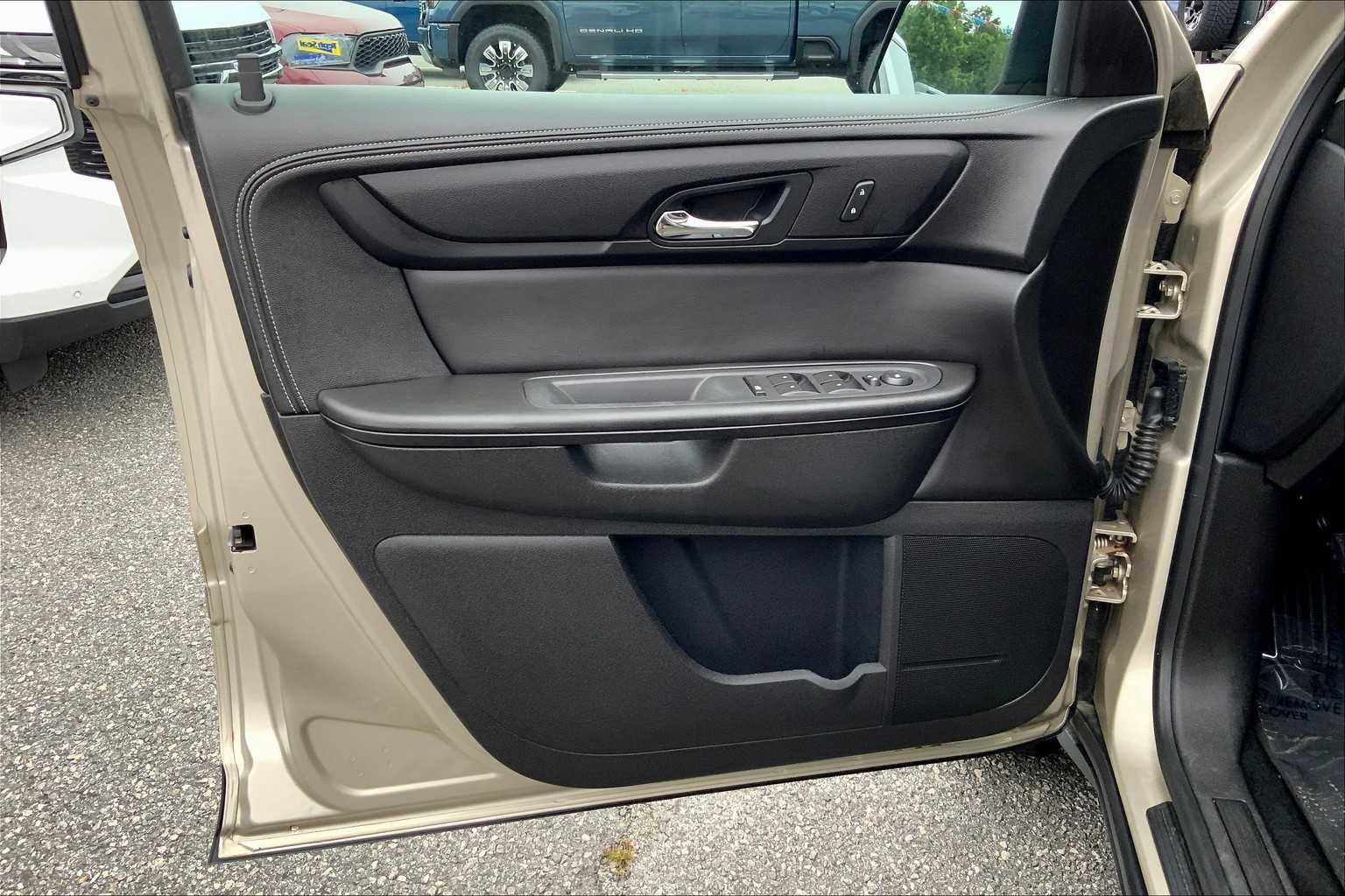 Used 2016 GMC Acadia SLE image 20