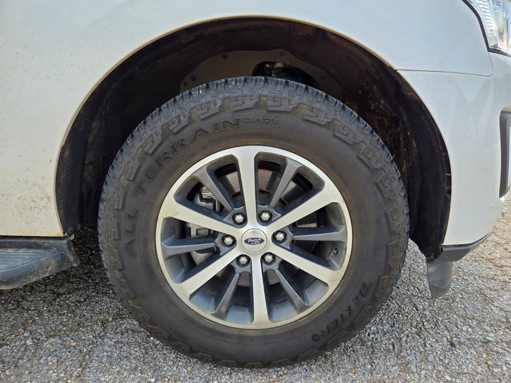 Used 2018 Ford Expedition XLT RWD image 8