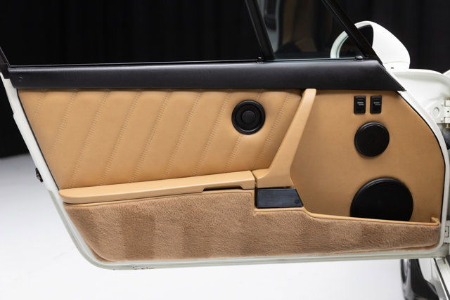 Used 1994 Porsche 911 Carrera 4 image 37