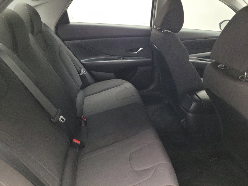 Used 2024 Hyundai Elantra SE image 19